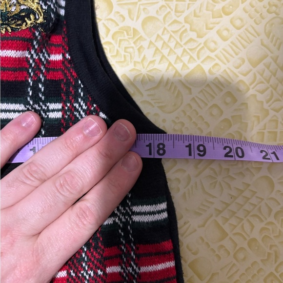 Vintage Red and Black Plaid Vest with Embroidery - Picture 10 of 11